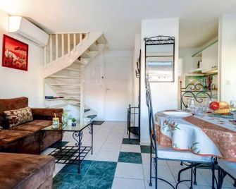 Holiday Home Les Toscanes by Interhome - Cap d'Agde - Wohnzimmer