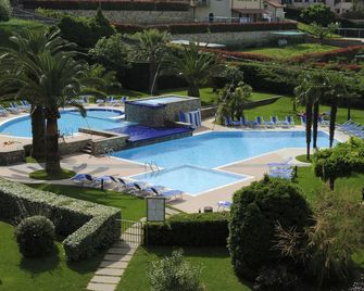 Residence i Cormorani - Loano - Zwembad