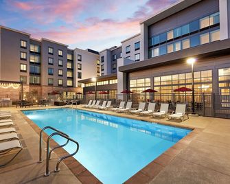 Hampton Inn Long Beach Airport - Long Beach - Piscine