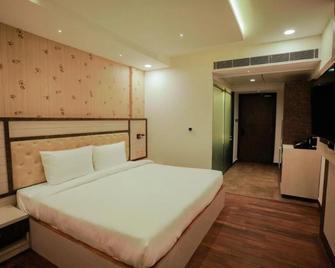 Royal Ritz - Hubli - Schlafzimmer