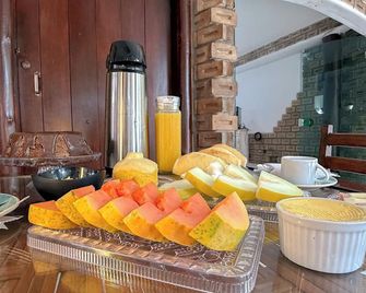 Pousada Maken Hary - Centro - Arraial d'Ajuda - Buffet