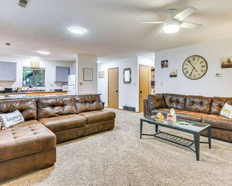 Family Condo By Mark Twain Lake & Jellystone Park - Monroe City - Sala de estar