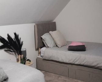 Midulster apartment retreat 1 hr from belfast, Derry, causeway coast. Hottub - Magherafelt - Slaapkamer