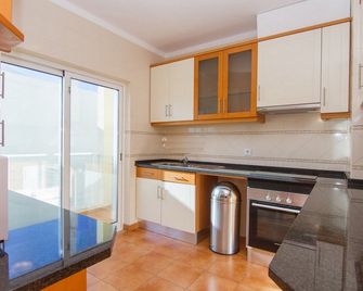 Sunhostel - Portimão - Kitchen