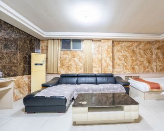 Zaozhuang Ruyue Film Theme Hotel - Zaozhuang - Chambre