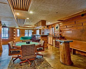 Tranquil Lakefront Log Home with Fireplace, Private Dock and Hot Tub! - Branch - Restaurant