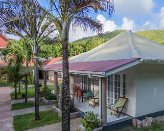 Villa Authentique - La Digue Island - Living room