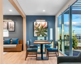 Everhome Suites Cheyenne - Cheyenne - Eetruimte