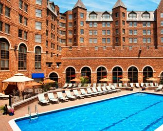 Sheraton Parsippany Hotel - Parsippany - Pool