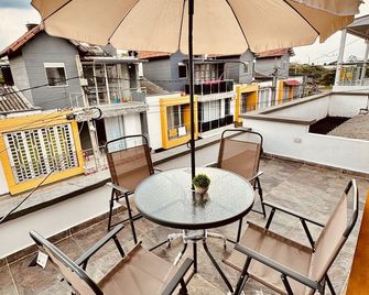 Amplia y Confortable Casa de Descanso - Villavicencio - Balcony