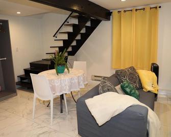 Welcome to Lovely Studio- your sweet home away from home! - Rahway - Restaurant