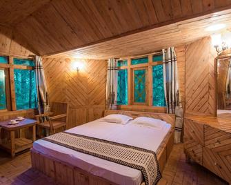 Livingstone Ojuven Treehouses - Shimla - Bedroom