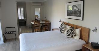 Aston Hill Motor Lodge - Port Macquarie - Bedroom