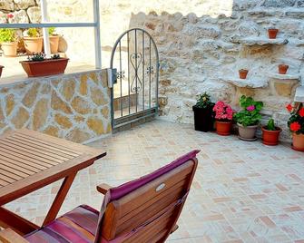 Apartments Nona - Hvar - Patio