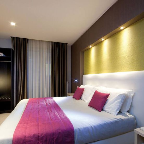 Bedroom view of Napolit'amo Hotel Medina