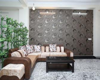 Oyo 11400 Hotel Garden View Inn - Hyderabad - Lobby