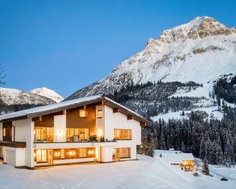 Chalet Lilly - Luxury by A-Appartments mit Ski in - Ski out - Lech am Arlberg - Building