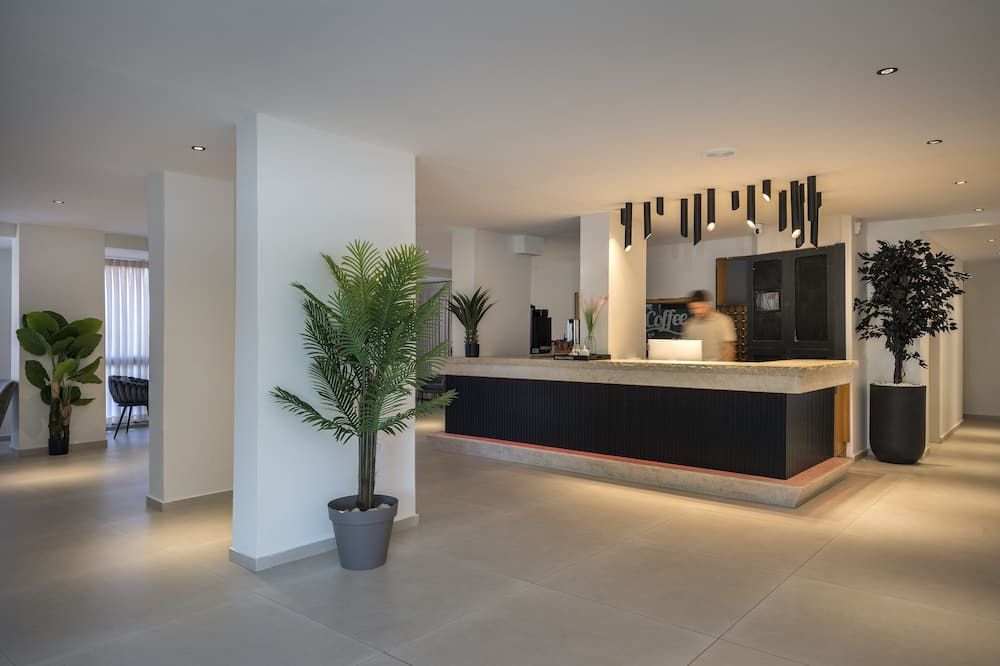 מלון בלו - אילת - דלפק קבלה