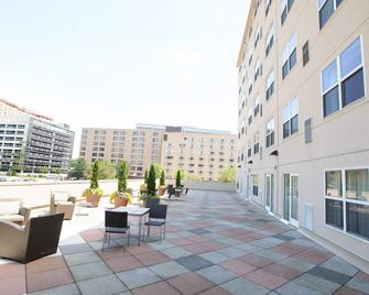 ريزيدنس إن باي ماريوت روتشستر مايو كل... - روتشيستر - شرفة