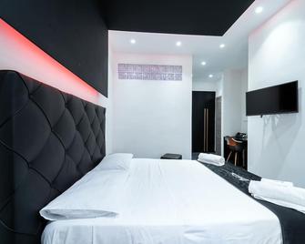 Al Campanile H Napoli Centro, by ClaPa Group - Naples - Bedroom