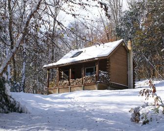 Log Cabin - Cozy, Quaint & Scenic and ready for Your Enjoyment! - Chester - Building