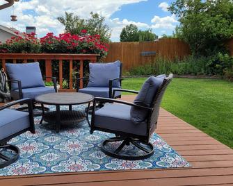 Gorgeous home with lots of space. Beautifully landscaped back yard. - Prescott Valley - Patio