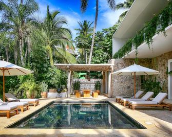 Exclusive Beachfront Home in Sayulita - Sayulita - Piscina
