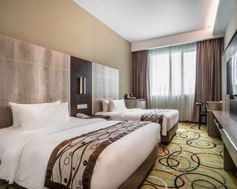 Ano Hotel - Мірі