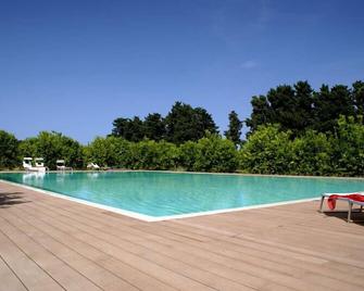 Chiusa Di Carlo Agriturismo - Avola - Piscina