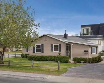 The Little House On E Street - Anchorage - Edifício