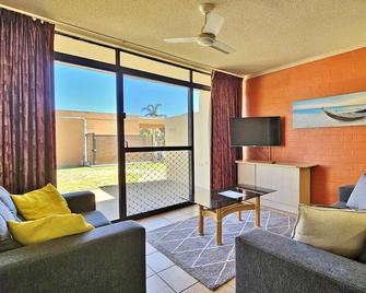 Riverview Holiday Apartment 49 - Kalbarri Wa - Kalbarri - Living room