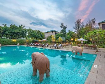 Ranthambore Kothi Resort - Sawāi Mādhopur - Πισίνα