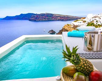 Kaleidoscope Cave Houses - Oia - Pool