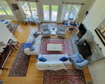 Gorgeous Oceanfront On A Private Lane - Blue Hill - Sala de estar