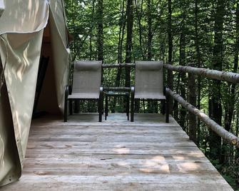 Base Camp Glamping @ Hidden Ridge - Barnet - Balcón