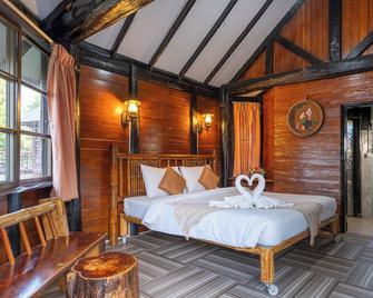 Pung-Waan Resort - Sai Yok - Schlafzimmer