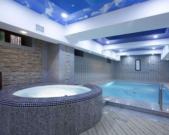 Central Hotel Yerevan - Jerevan - Pool