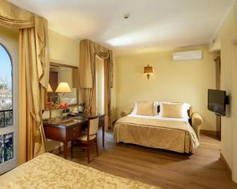 Hotel Verdeborgo - Grottaferrata - Bedroom