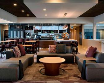 Courtyard by Marriott Poughkeepsie - Poughkeepsie - Lounge