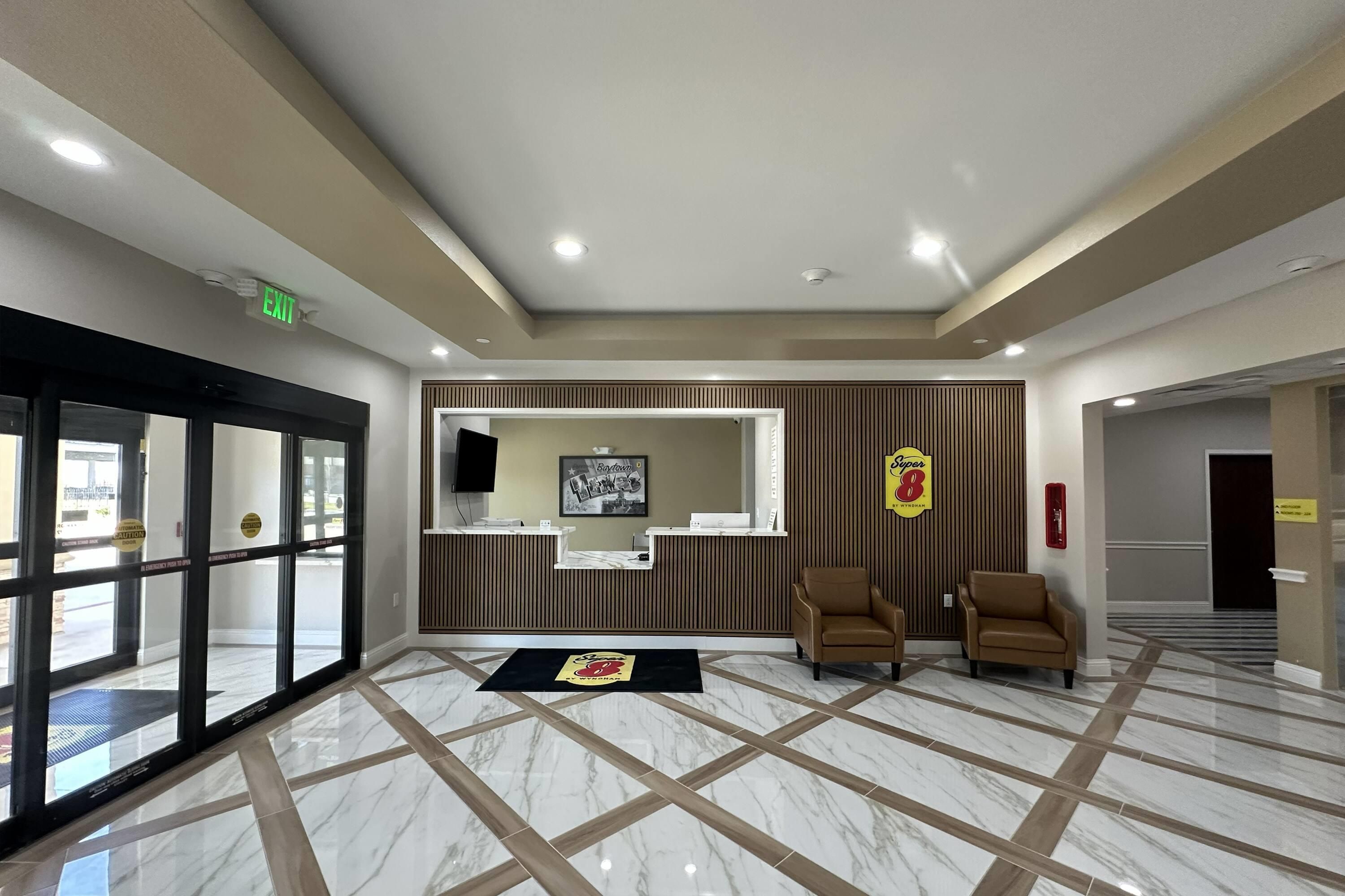 Super 8 by Wyndham Baytown - בייטאון - לובי