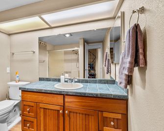 Charming Country Club Condo with Loft & Fireplace - Flagstaff - Baño