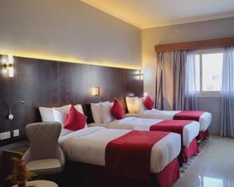 Naif Fort Hotel - Dubai - Bedroom