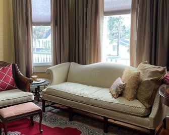 In The Heart of Apalachicola~Walk Everywhere~Autumn Moon Suite~Majestic Jewel - Apalachicola - Salon