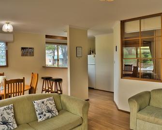 Cape Jervis Accommodation & Caravan Park - Delamere - Sala de estar