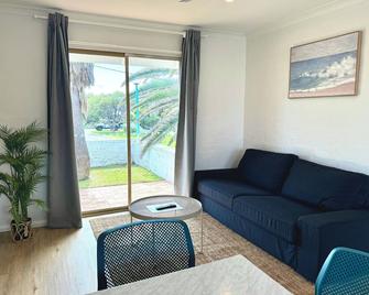 The African Reef - Geraldton - Bedroom