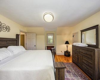 Charming Harrisonburg Spot Close To Diningjmu! - Harrisonburg - Bedroom