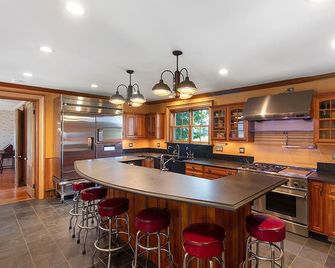 Katerina Of Old Saratoga - Schuylerville - Kitchen