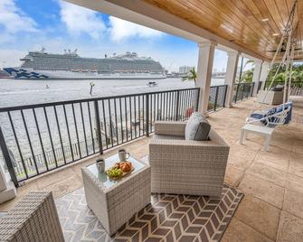 Mega Yacht Views Private Beach Heated Pool Harbor Inlet Area Harbourview Key Vlllas - Lauderdale-by-the-Sea - Balcón