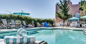 Forest Villas Hotel - Prescott - Bể bơi