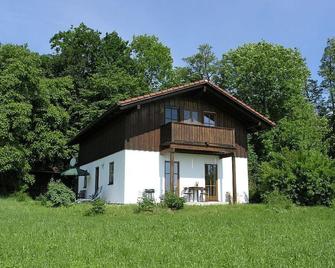 Ferienwohnung Anderl - Gstadt am Chiemsee - Gebäude